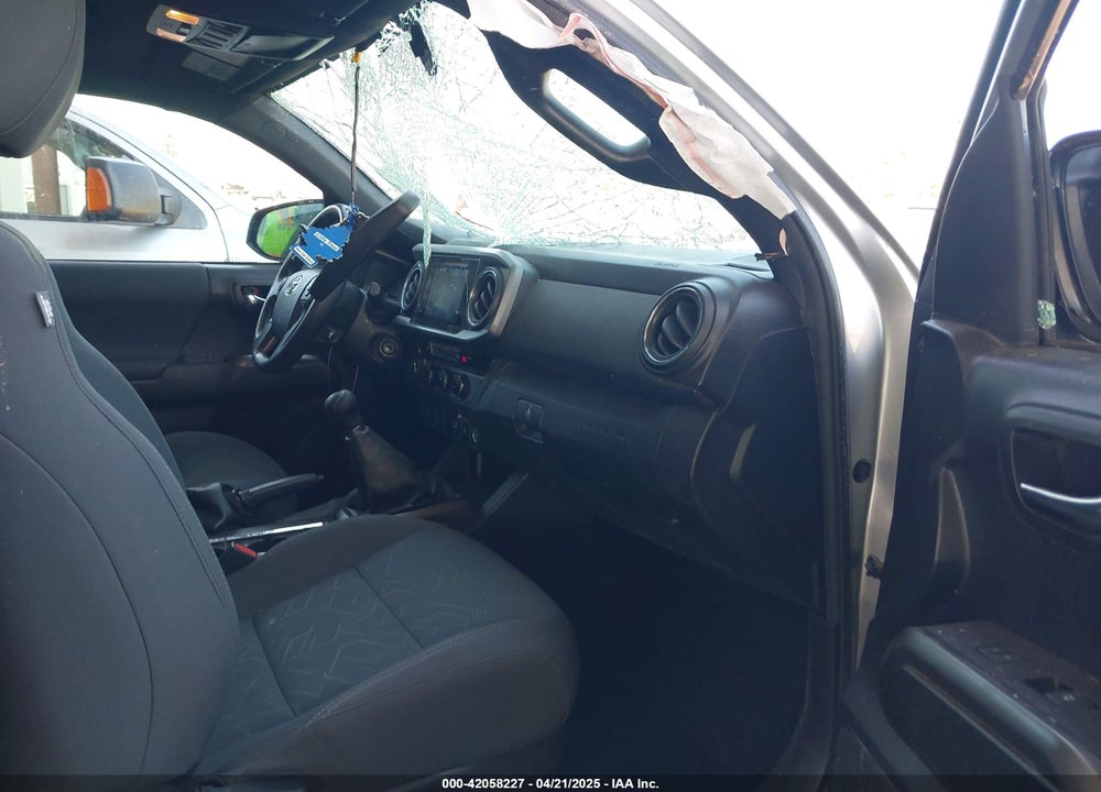2017 TOYOTA TACOMA VIN: 5TFCZ5AN1HX112125