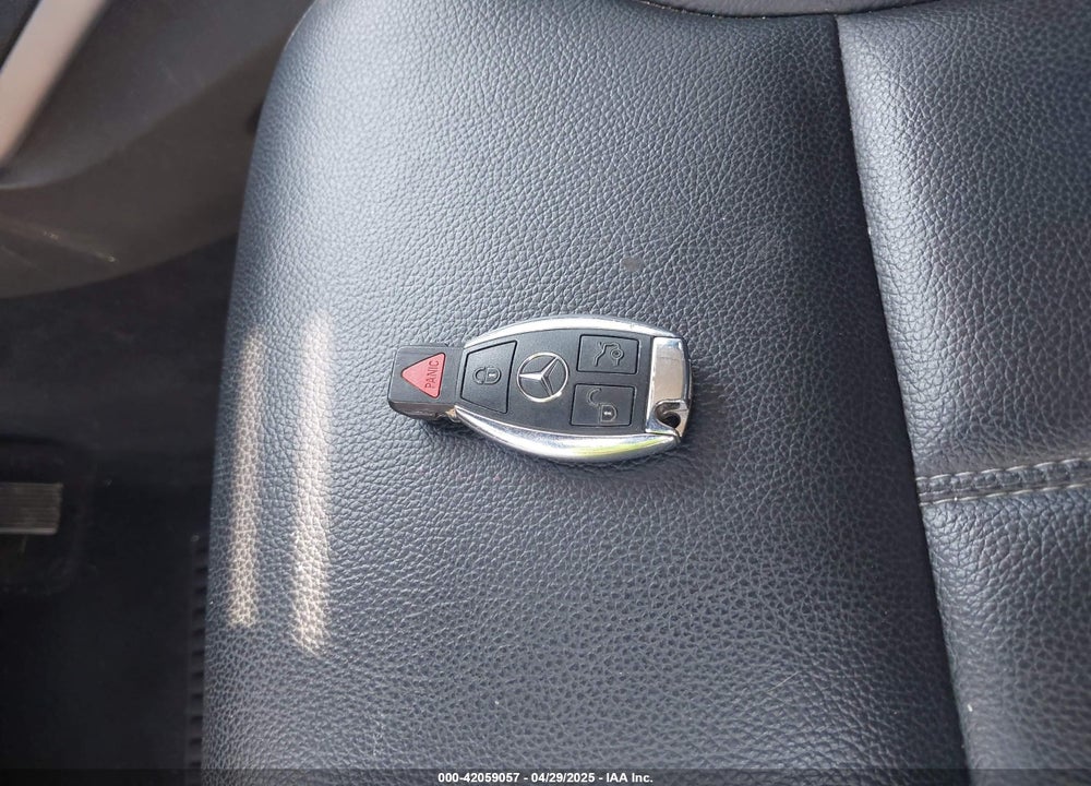 2011 MERCEDES-BENZ GL 450 4MATIC VIN: 4JGBF7BE5BA735073