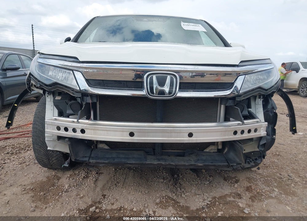 2019 HONDA PILOT TOURING VIN: 5FNYF5H94KB005563