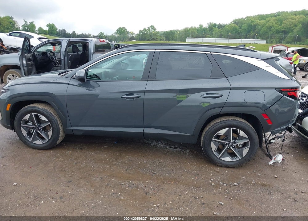 2025 HYUNDAI TUCSON SEL VIN: 5NMJBCDE8SH522948