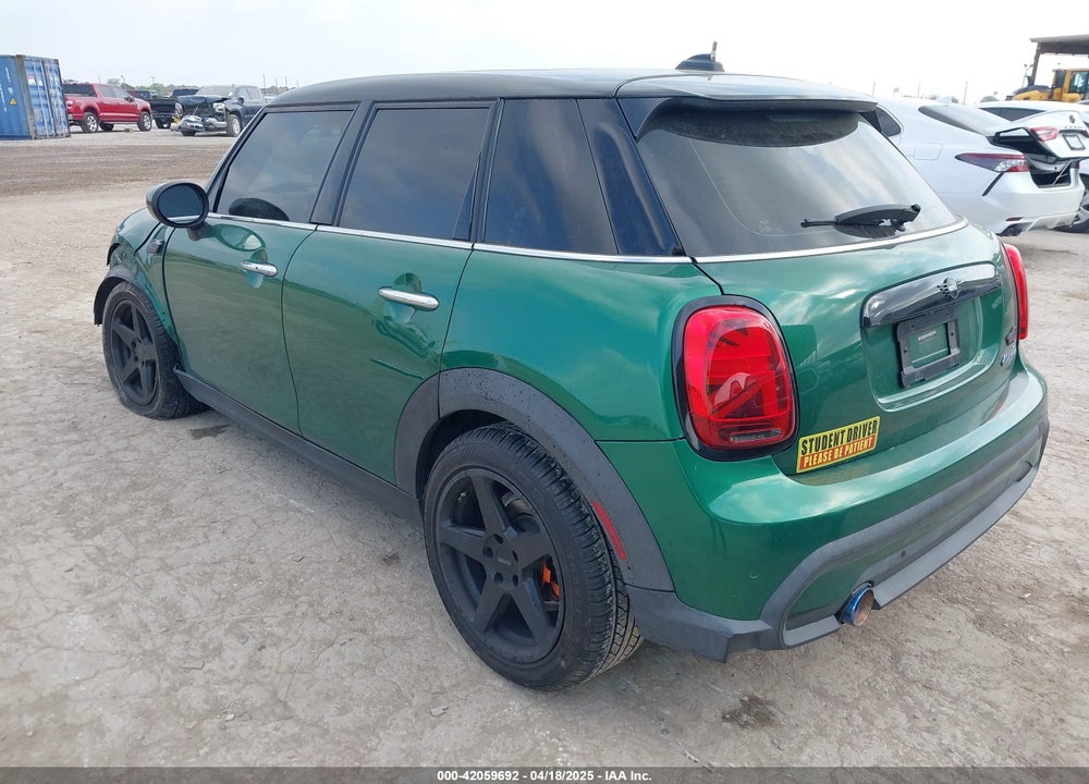 2022 MINI HARDTOP 4 DOOR VIN: WMW33DK04N2P84250