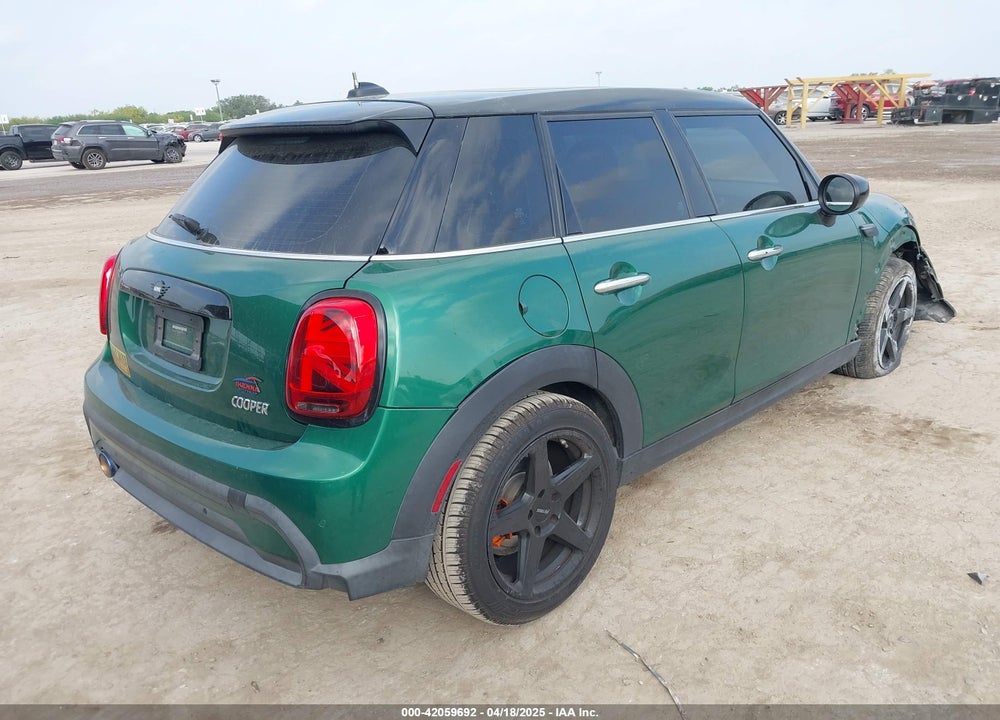 2022 MINI HARDTOP 4 DOOR VIN: WMW33DK04N2P84250