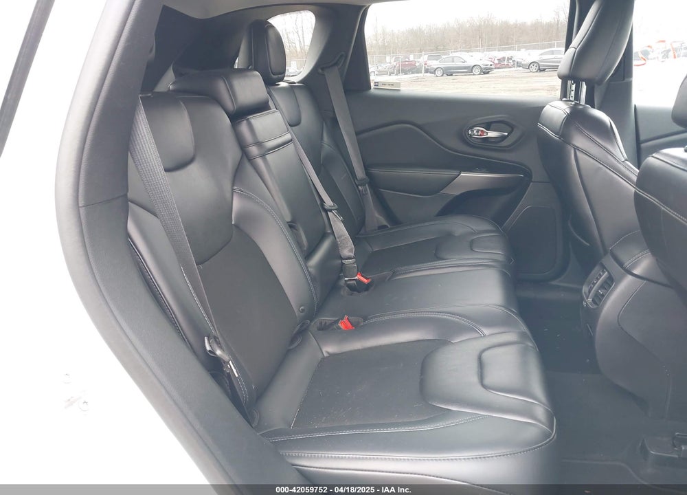 2019 JEEP CHEROKEE LATITUDE PLUS 4X4 VIN: 1C4PJMLBXKD352384