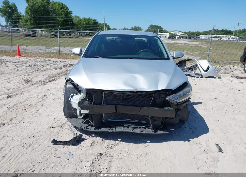 2018 HYUNDAI ELANTRA VIN: 5NPD84LF2JH333709