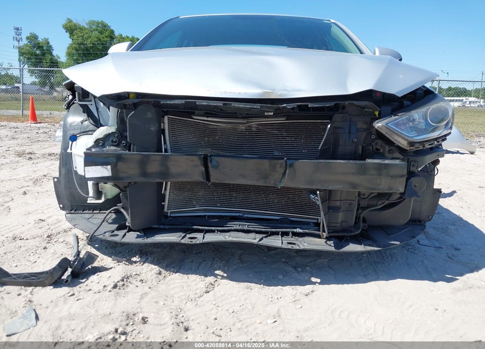 2018 HYUNDAI ELANTRA VIN: 5NPD84LF2JH333709