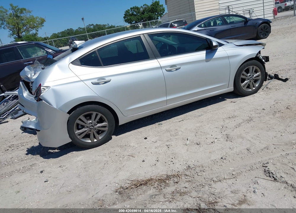 2018 HYUNDAI ELANTRA VIN: 5NPD84LF2JH333709
