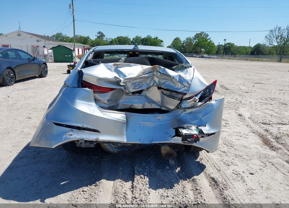 2018 HYUNDAI ELANTRA VIN: 5NPD84LF2JH333709