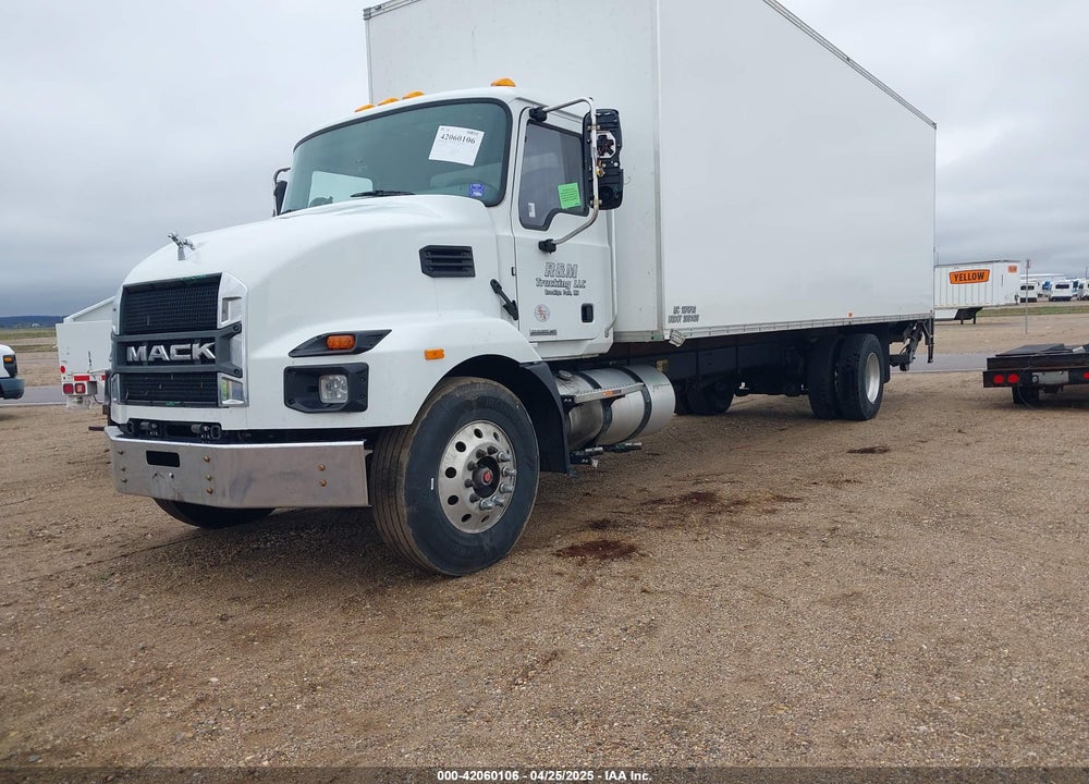 2023 MACK MD VIN: 1M2MDBAA9PS008844