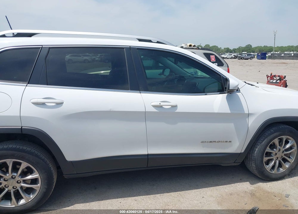 2019 JEEP CHEROKEE LATITUDE PLUS FWD VIN: 1C4PJLLBXKD220221