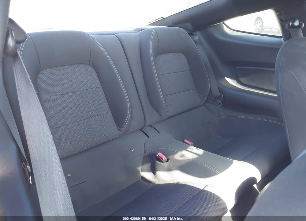 2016 FORD MUSTANG V6 VIN: 1FA6P8AM2G5290119