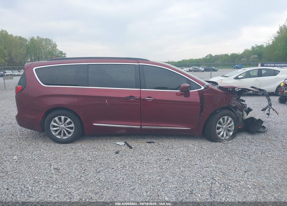 2017 CHRYSLER PACIFICA TOURING L VIN: 2C4RC1BG6HR509476