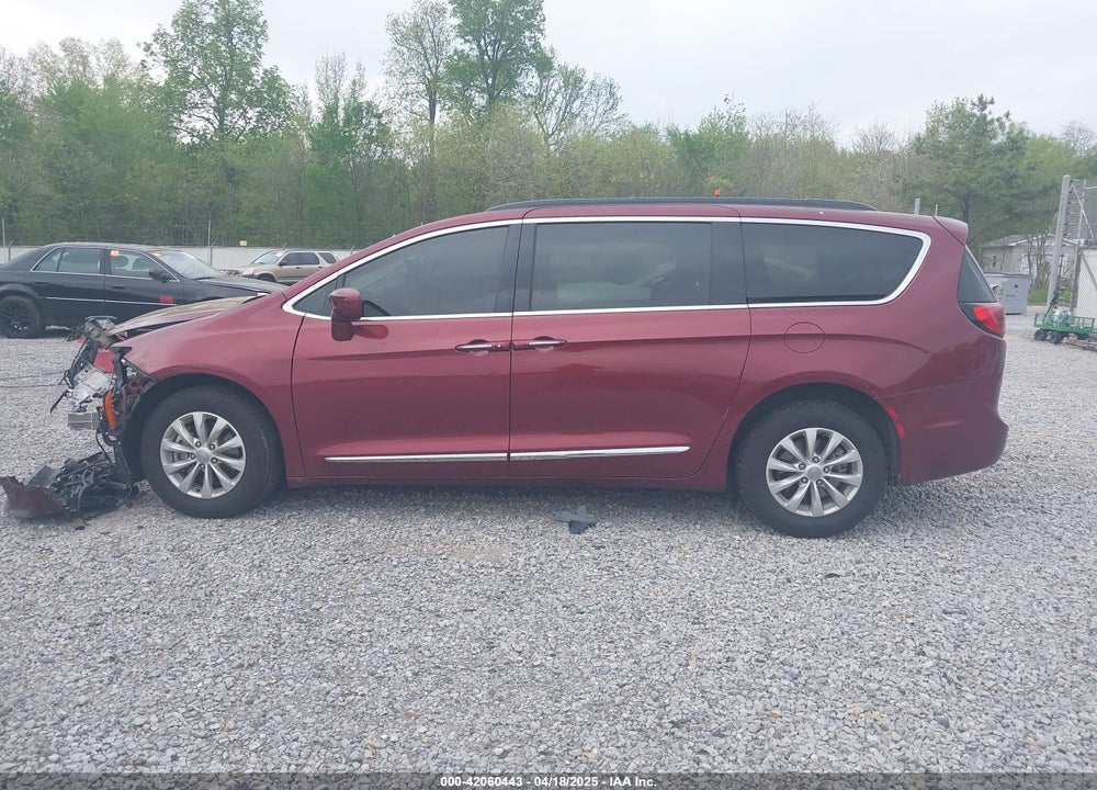 2017 CHRYSLER PACIFICA TOURING L VIN: 2C4RC1BG6HR509476