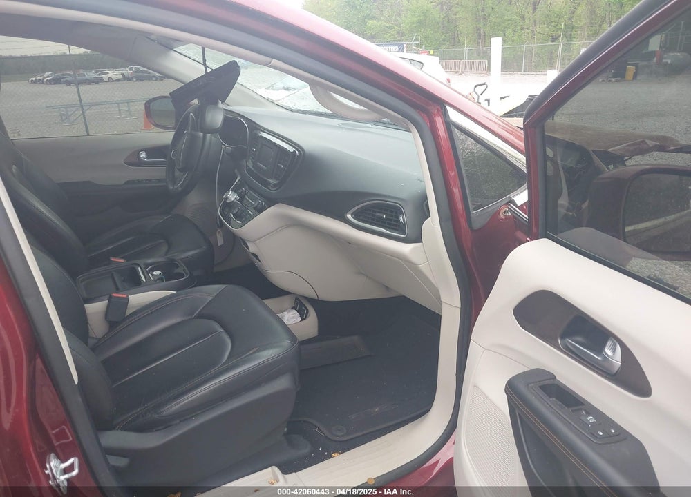 2017 CHRYSLER PACIFICA TOURING L VIN: 2C4RC1BG6HR509476