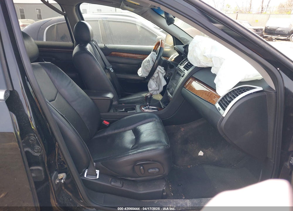 2009 CADILLAC SRX VIN: 1GYEE437290121191