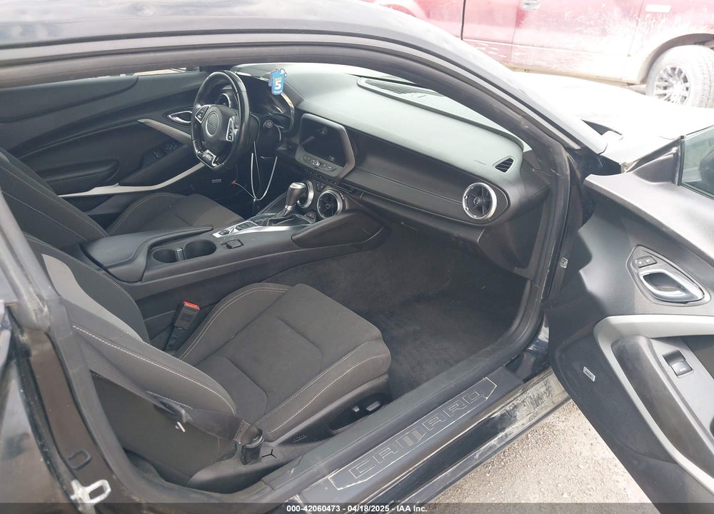 2017 CHEVROLET CAMARO 1LT VIN: 1G1FB1RS4H0158957