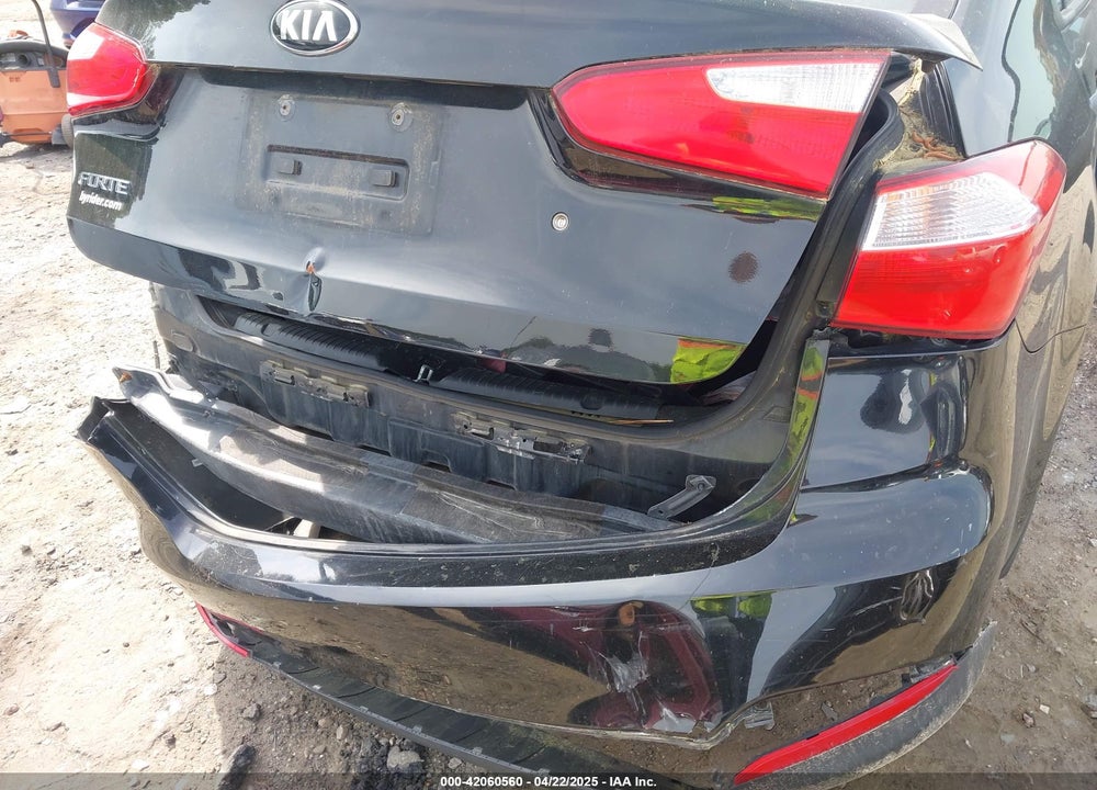 2015 KIA FORTE VIN: KNAFK4A63F5372889
