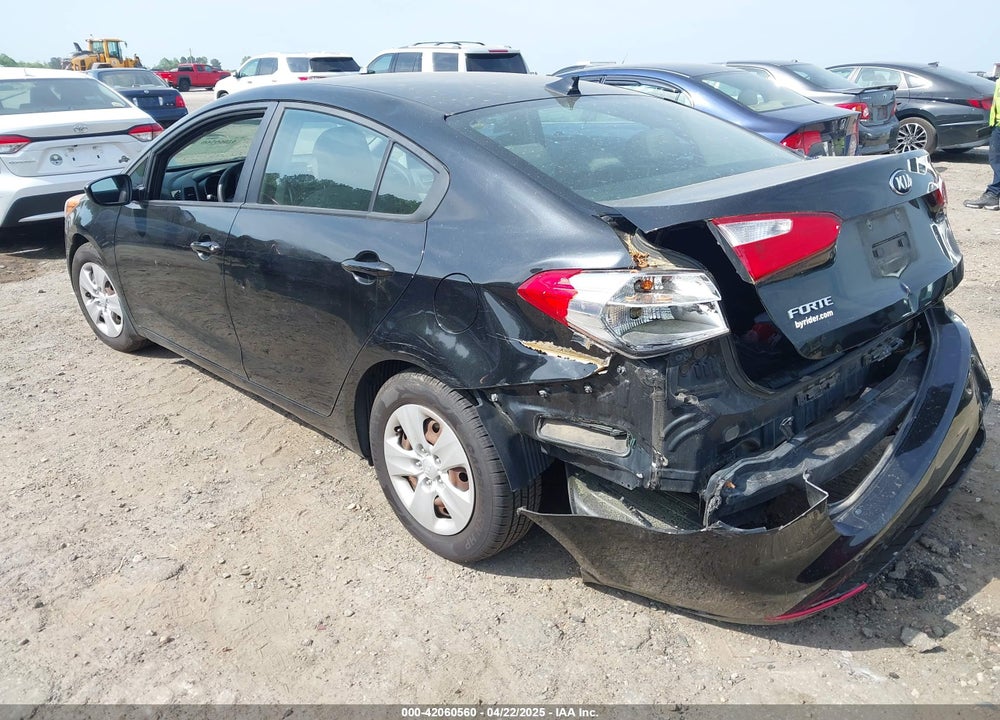2015 KIA FORTE VIN: KNAFK4A63F5372889