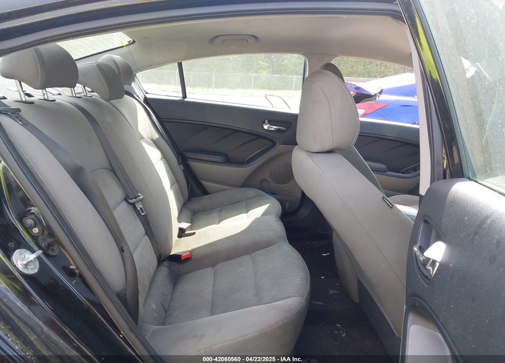 2015 KIA FORTE VIN: KNAFK4A63F5372889