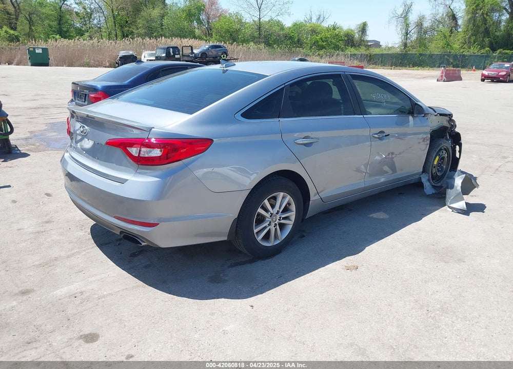 2015 HYUNDAI SONATA SE VIN: 5NPE24AF2FH172455