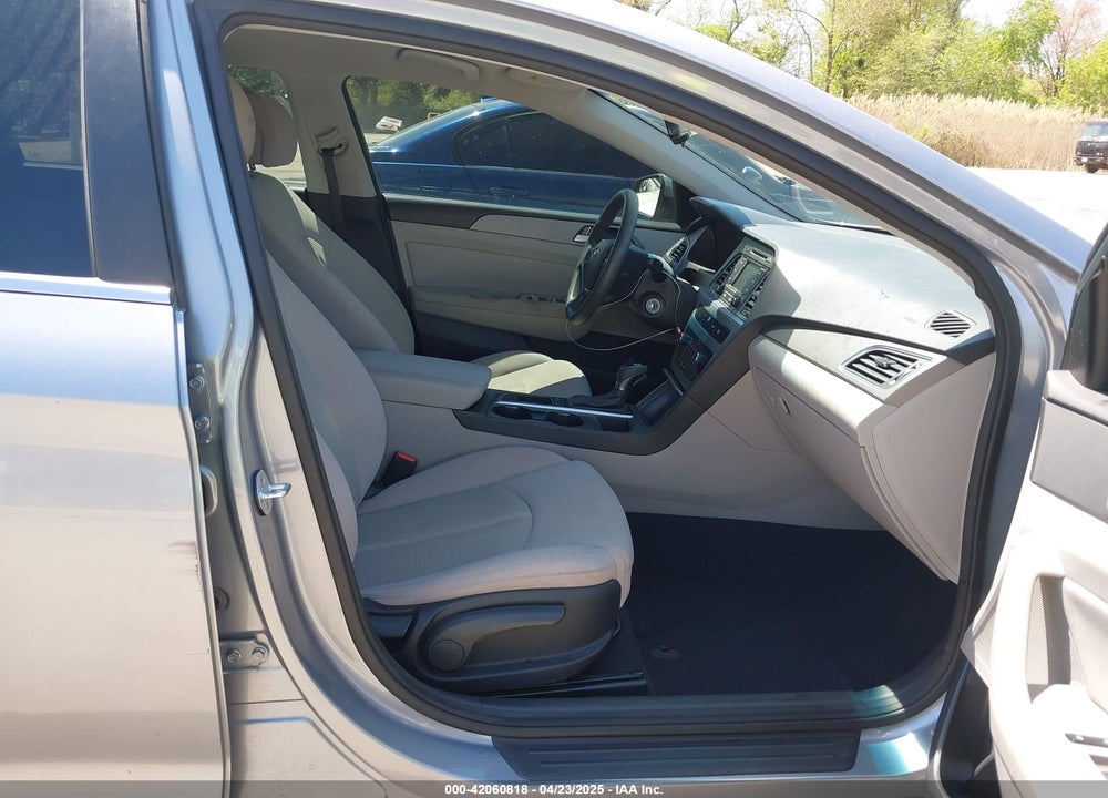 2015 HYUNDAI SONATA SE VIN: 5NPE24AF2FH172455
