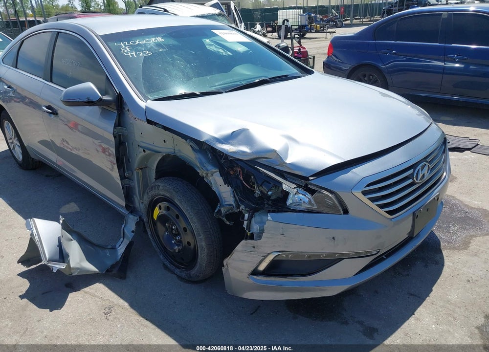 2015 HYUNDAI SONATA SE VIN: 5NPE24AF2FH172455