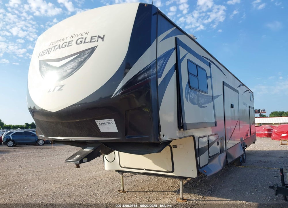 2020 FOREST RIVER HERITAGE GLEN 378FL VIN: 4X4FWBP29LV703030