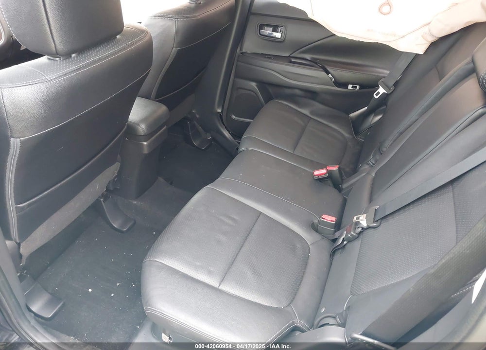 2018 MITSUBISHI OUTLANDER SEL VIN: JA4AZ3A33JJ004666