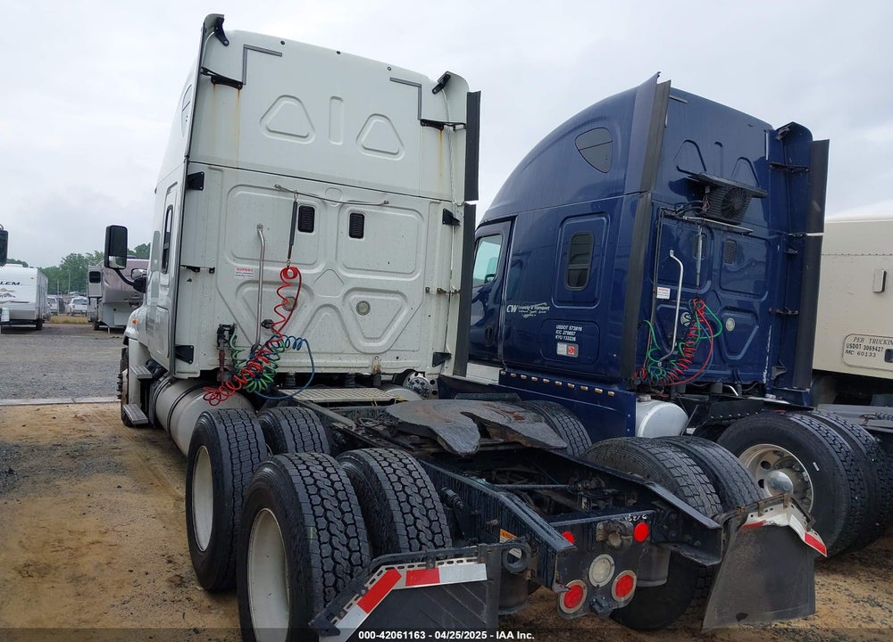 2016 FREIGHTLINER CASCADIA 125 --- VIN: 3AKJGLD58GSHN2755