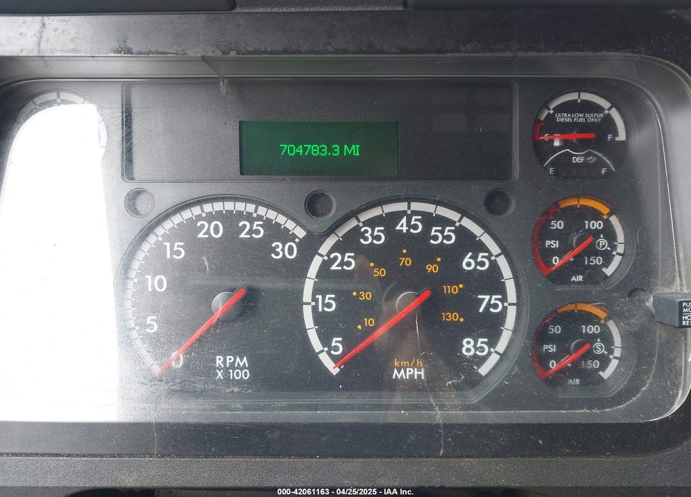 2016 FREIGHTLINER CASCADIA 125 --- VIN: 3AKJGLD58GSHN2755