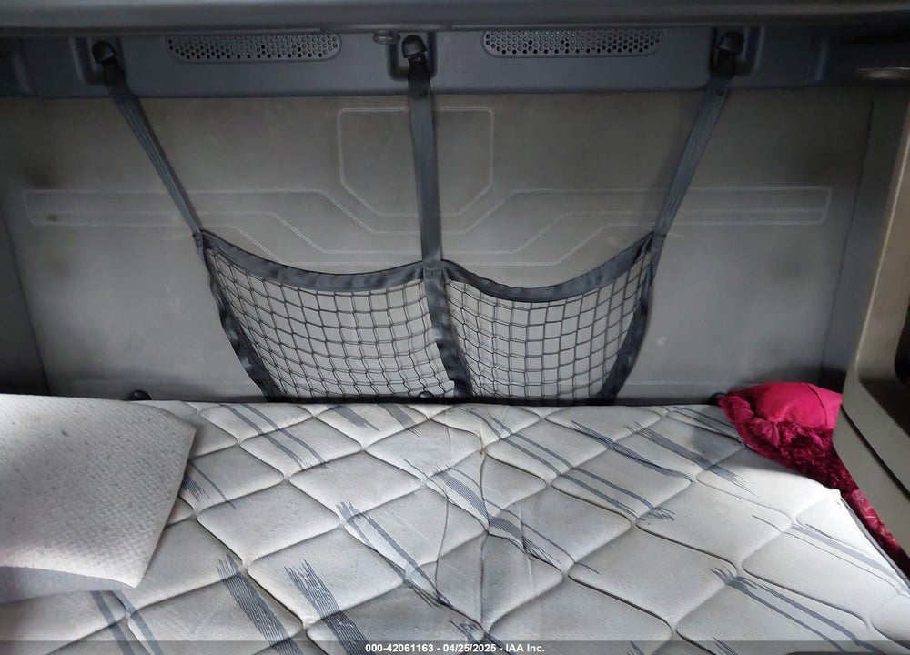 2016 FREIGHTLINER CASCADIA 125 --- VIN: 3AKJGLD58GSHN2755