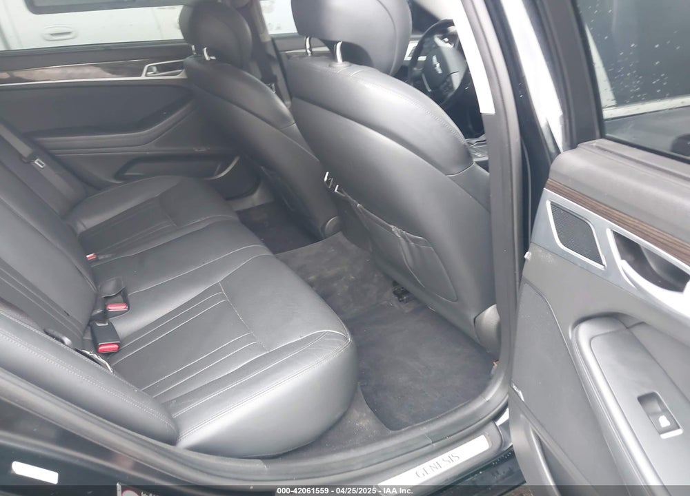 2015 HYUNDAI GENESIS 3.8 VIN: KMHGN4JE5FU093564