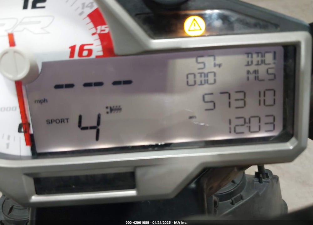 2015 BMW S 1000 RR VIN: WB10D2100FZ352205