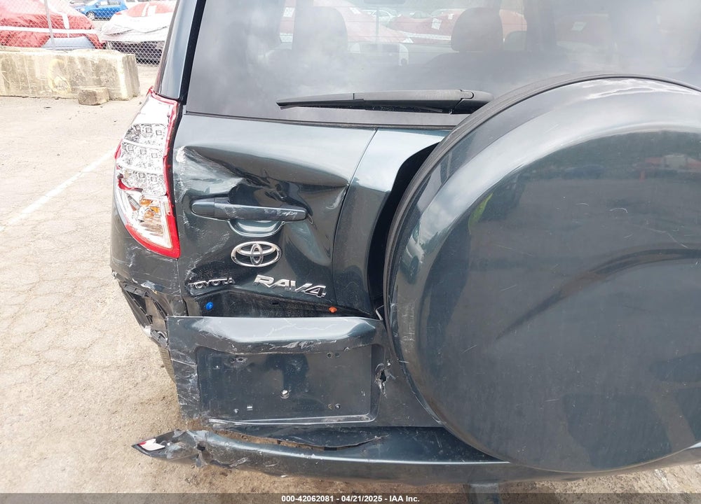 2008 TOYOTA RAV4 VIN: JTMBK32V586043805