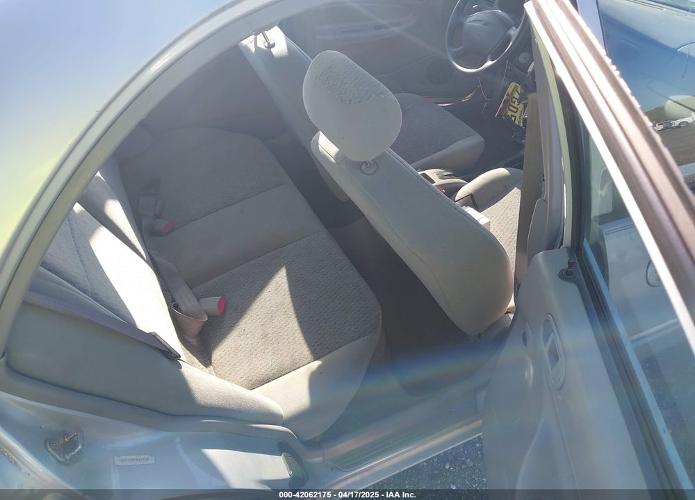 1999 FORD ESCORT SE VIN: 1FAFP13P1XW185662