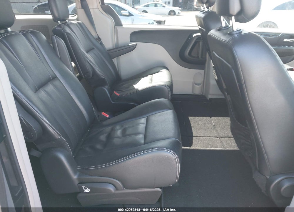 2014 CHRYSLER TOWN & COUNTRY TOURING VIN: 2C4RC1BG0ER436889