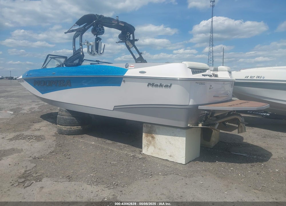 2021 MOOMBA MAKAI VIN: ISRMK113B121