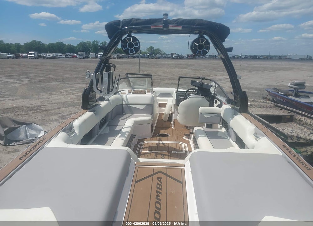 2021 MOOMBA MAKAI VIN: ISRMK113B121