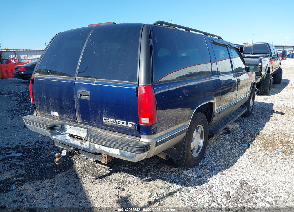 1999 CHEVROLET SUBURBAN 1500 LT VIN: 3GNFK16R8XG115054