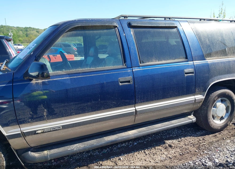 1999 CHEVROLET SUBURBAN 1500 LT VIN: 3GNFK16R8XG115054