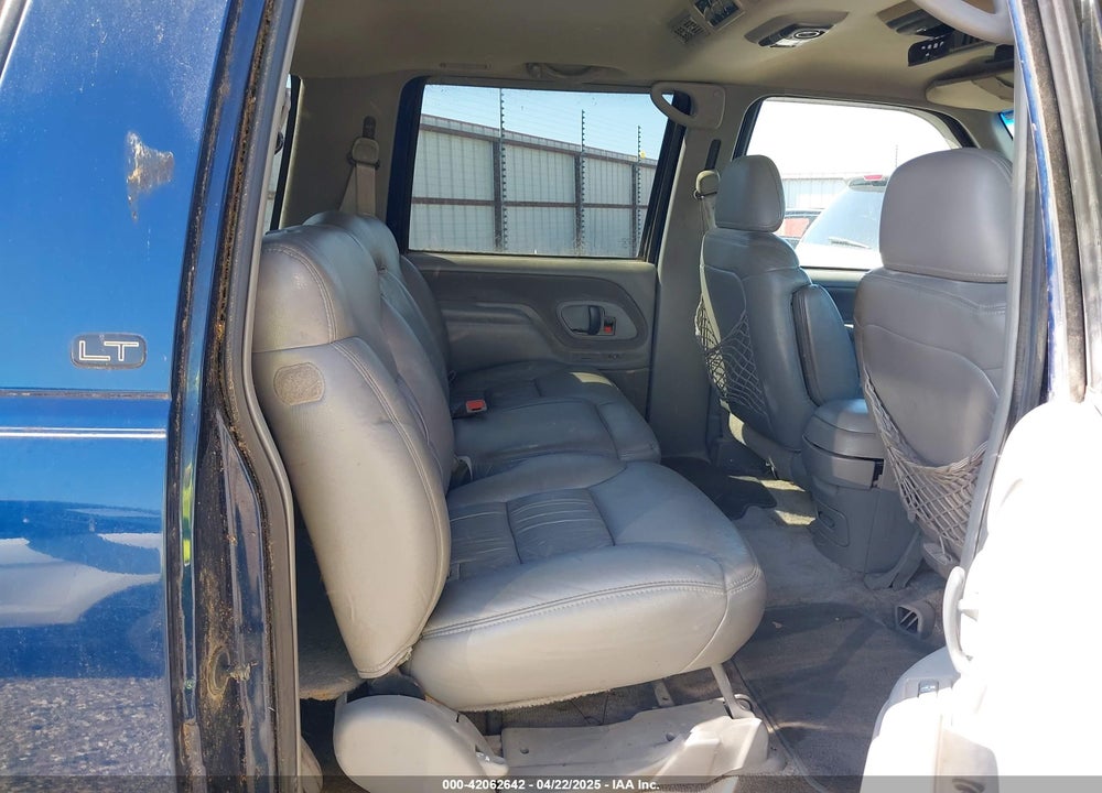 1999 CHEVROLET SUBURBAN 1500 LT VIN: 3GNFK16R8XG115054