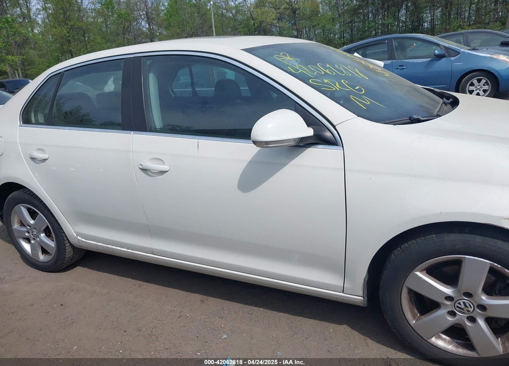 2008 VOLKSWAGEN JETTA VIN: 3VWRZ71KX8M173889