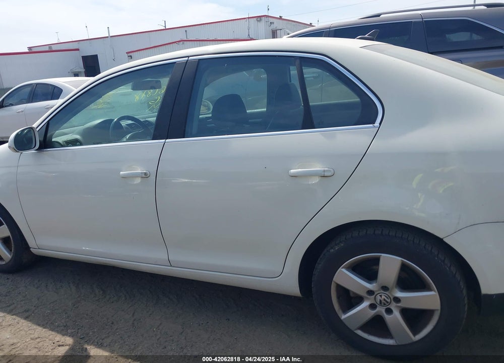 2008 VOLKSWAGEN JETTA VIN: 3VWRZ71KX8M173889