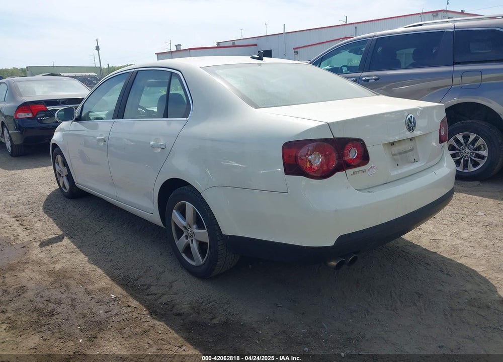 2008 VOLKSWAGEN JETTA VIN: 3VWRZ71KX8M173889