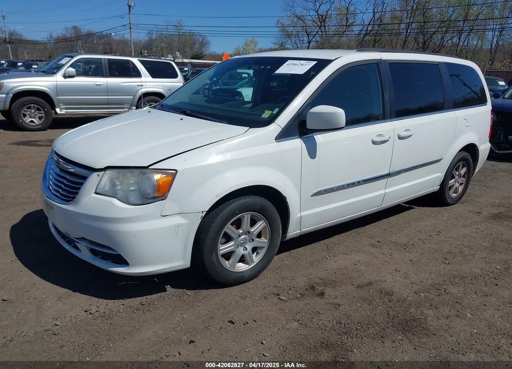 2011 CHRYSLER TOWN & COUNTRY VIN: 2A4RR5DG3BR624492