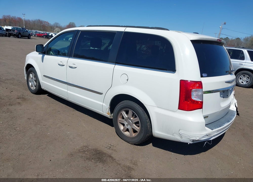 2011 CHRYSLER TOWN & COUNTRY VIN: 2A4RR5DG3BR624492