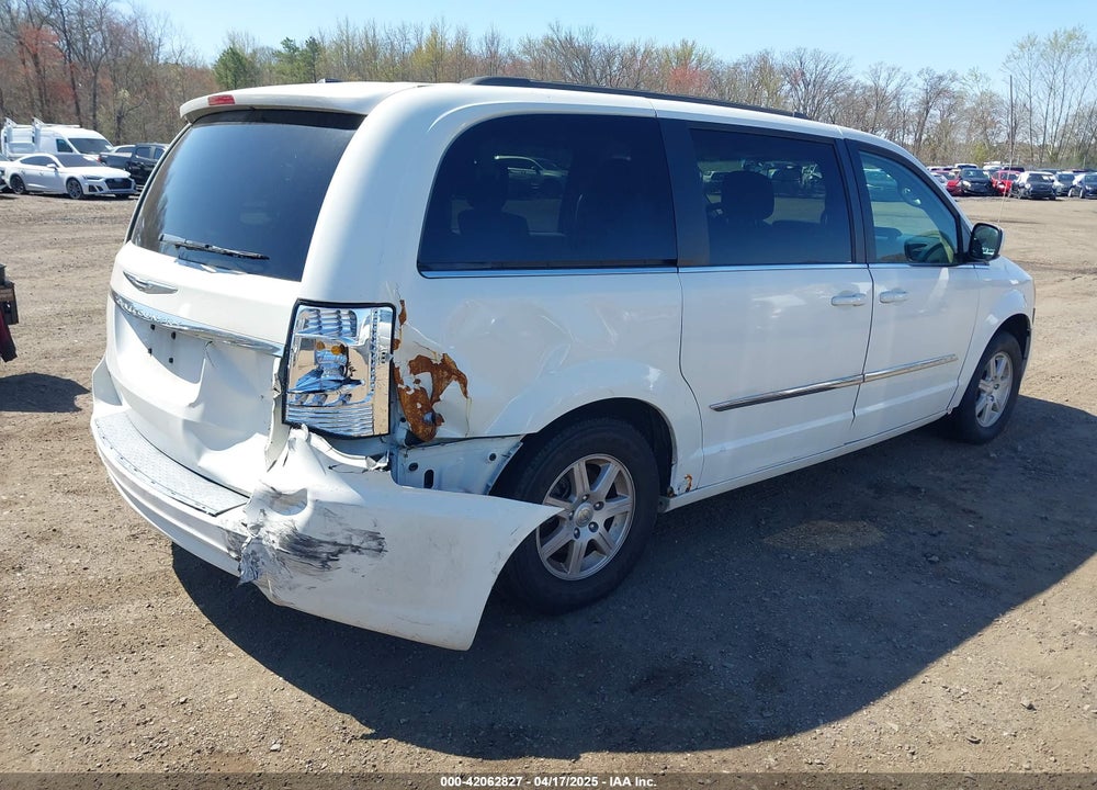 2011 CHRYSLER TOWN & COUNTRY VIN: 2A4RR5DG3BR624492
