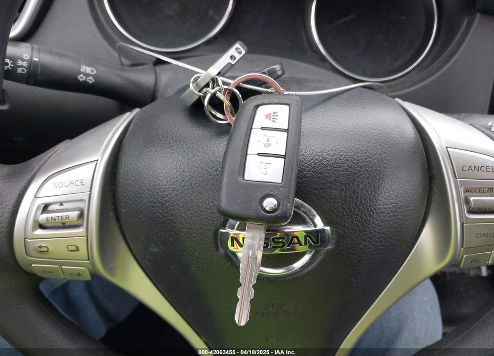 2015 NISSAN ROGUE S VIN: 5N1AT2MT3FC857539