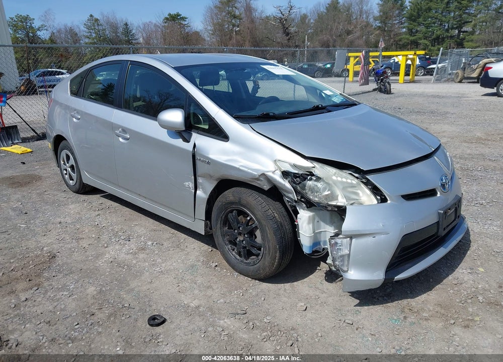2013 TOYOTA PRIUS THREE VIN: JTDKN3DUXD5621845