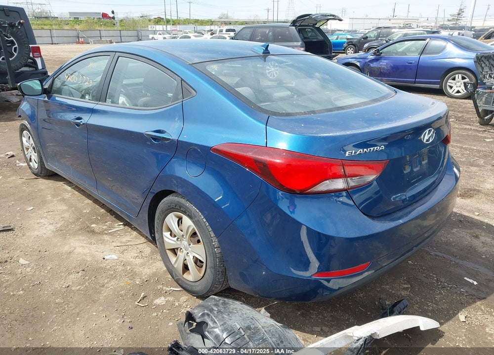 2016 HYUNDAI ELANTRA VIN: KMHDH4AE7GU587887
