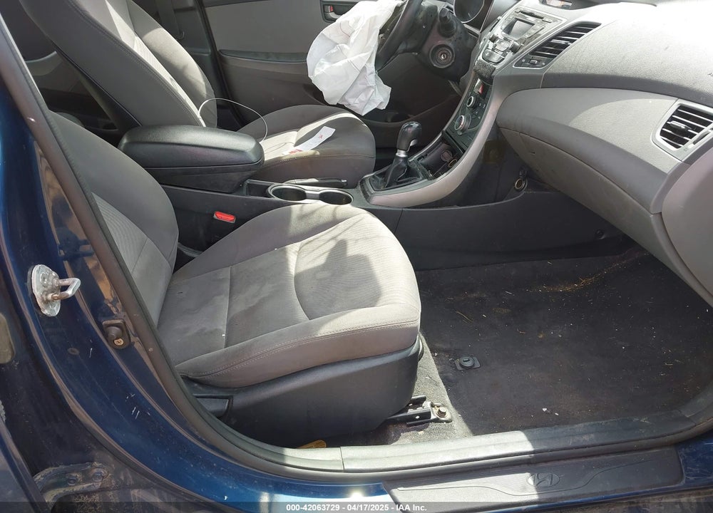 2016 HYUNDAI ELANTRA VIN: KMHDH4AE7GU587887